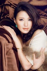 万美汐