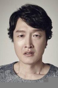 崔秉默